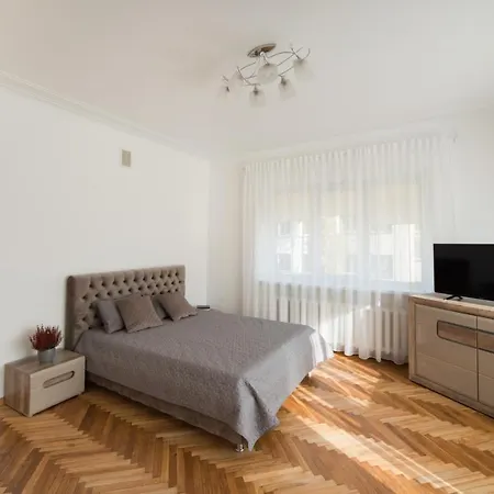 Petro Delux Center *